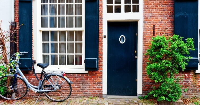 fiets voordeur huis